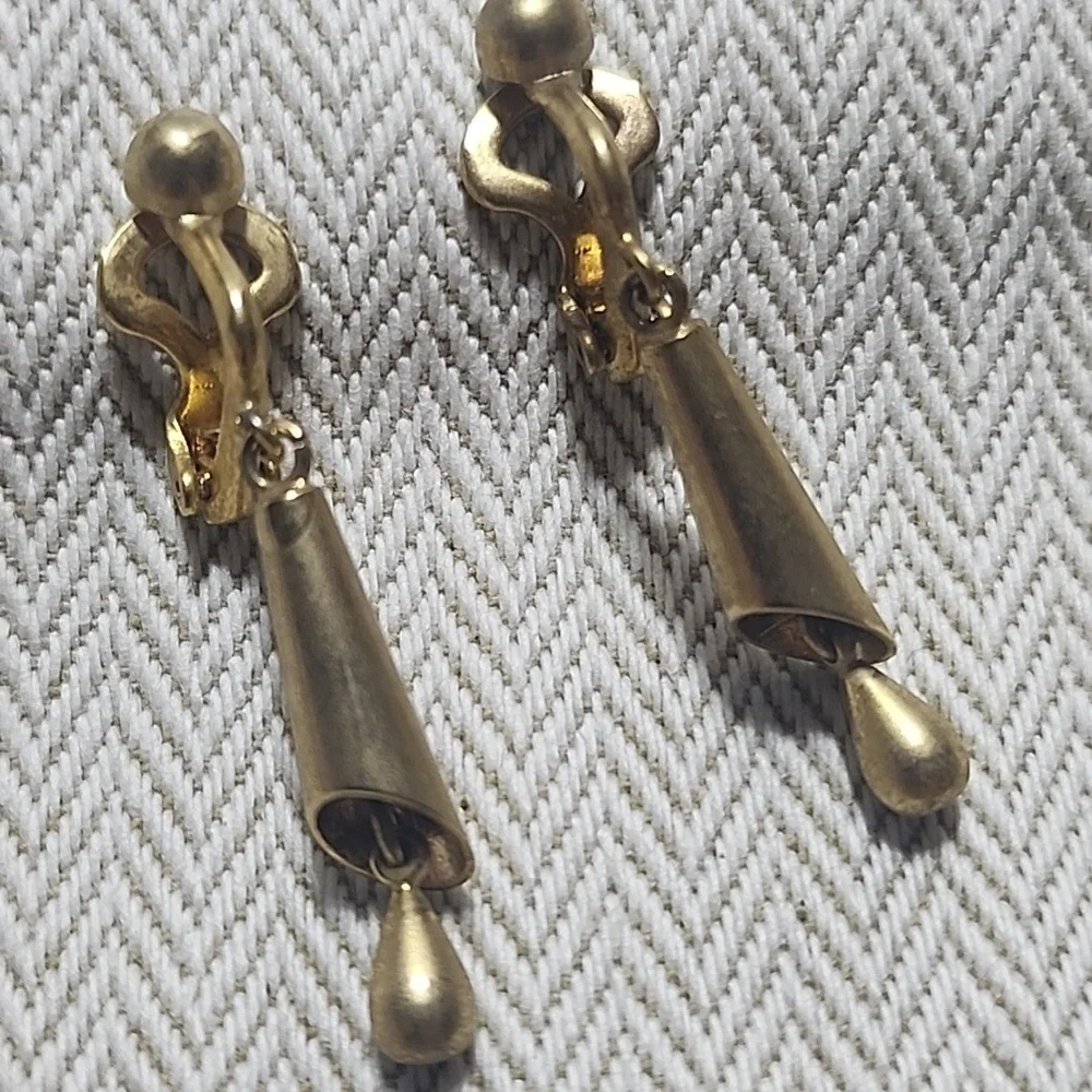 PAT CLIP ON EARRINGS GOLD TONE 22K VINTAGE - Picture 5 of 5